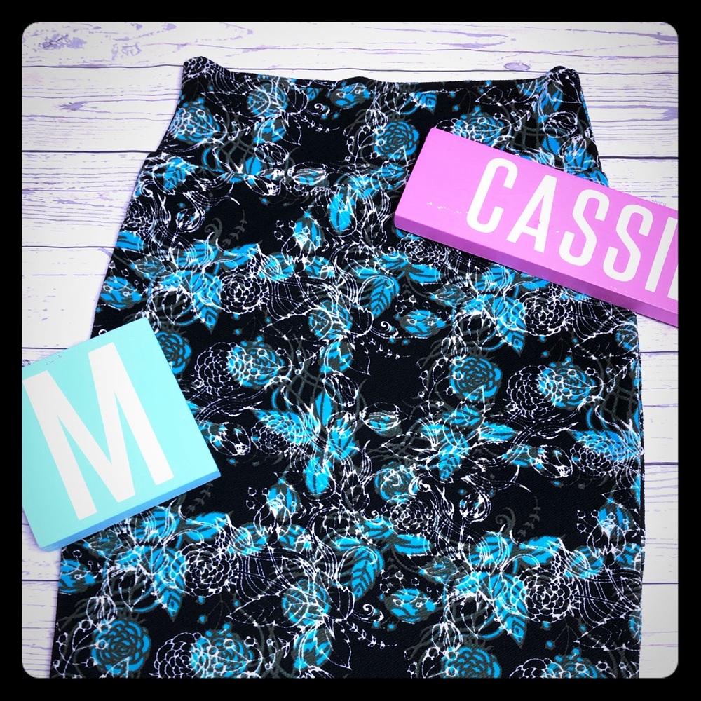 LuLaRoe Cassie pencil skirt